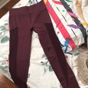 Athletic Leggings Cutout Capri